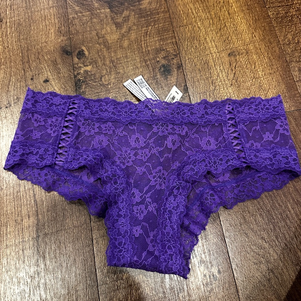Victoria's Secret Bundle - Picture 4 of 11